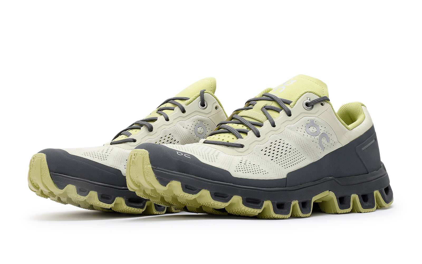 ON RUNNING Cloudventure 2